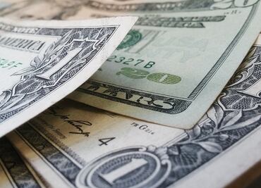 Dólar libre se vende en un precio máximo de 19.74 pesos