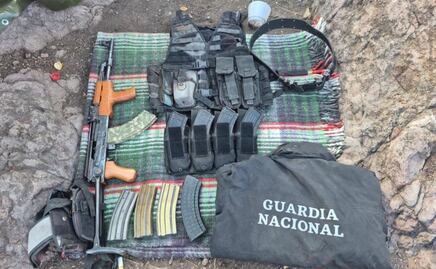 Cae sujeto con siete fusiles automáticos y recuperan siete vehículos robados en diversos municipios de Sinaloa