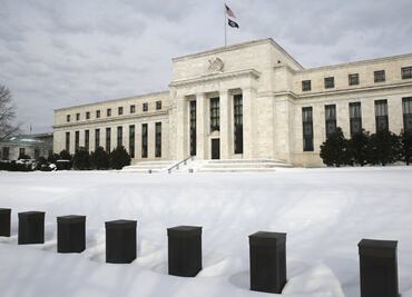 Fed mantiene sin cambios tasa de interés