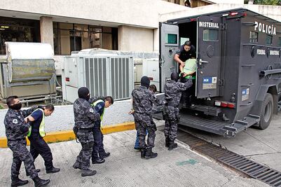 PGR detiene a dos en el DF por tráfico de drogas