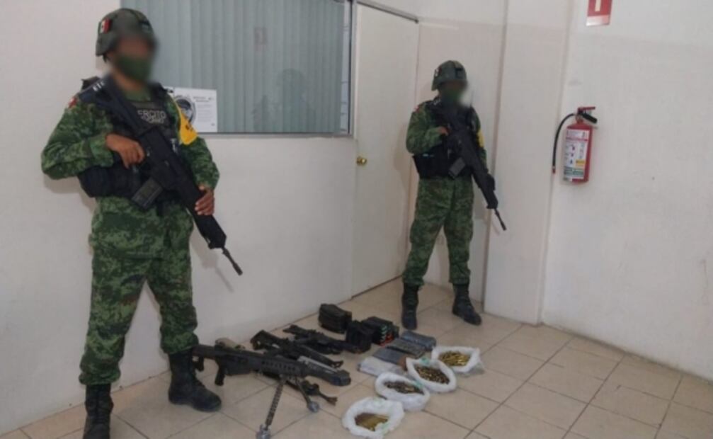 Decomisan drogas, armas y lanza granadas escondidas entre maleza en Tamaulipas 