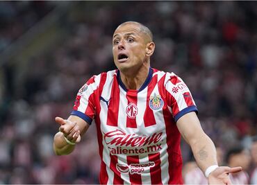 Leyenda del futbol mexicano explota contra Chicharito Hernández; "Retírate, no des lástima"