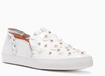 Tenis y sandalias que las millennials querrán en su boda