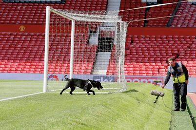 Detonan bomba en Old Trafford