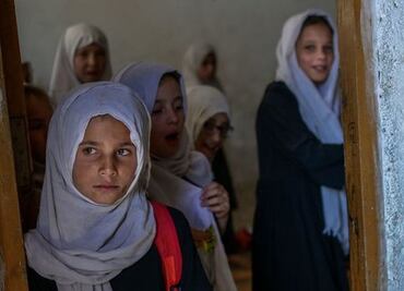 Niñas envenenadas en Afganistán son dadas de alta; autoridades investigan el ataque