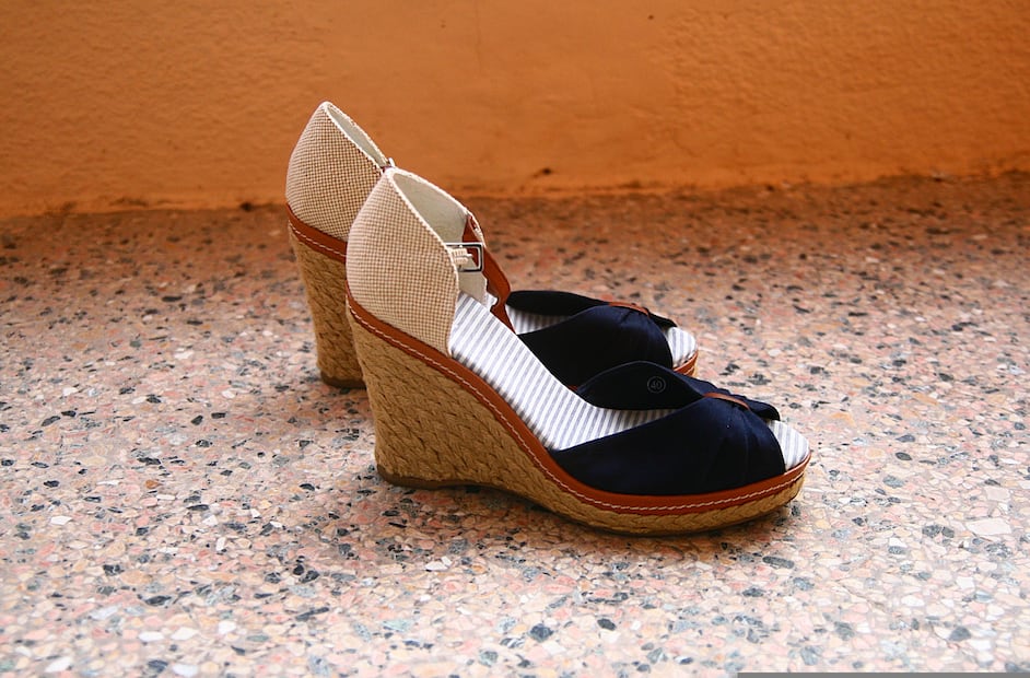 Las sandalias cuña brindan altura sin perder equilibrio. Foto: Pixabay