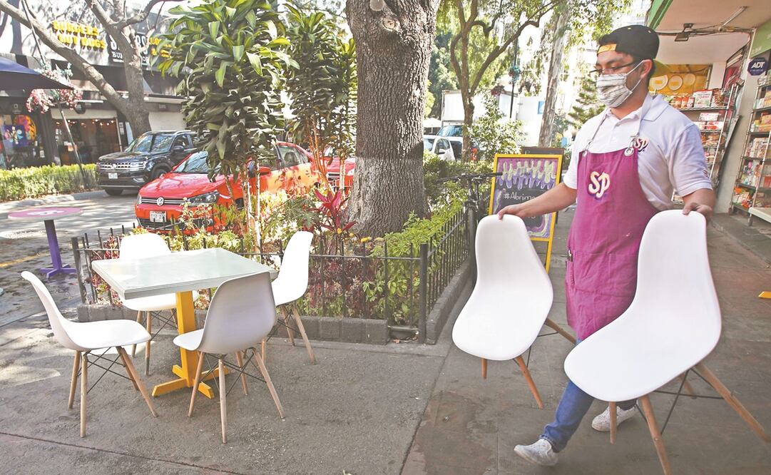 BBVA considera que bajarán los ingresos de los trabajadores. Foto: Marco Ugarte. AP