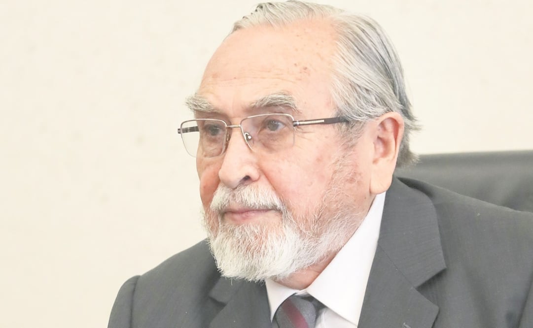 Independiente Bernardo Bátiz dijo que de ser elegido como fiscal no actuará por órdenes de nadie. Foto: LUCÍA GODÍNEZ. EL UNIVERSAL