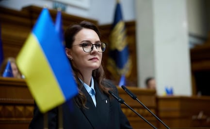 Renuncia primera ministra de Ucrania; Zelensky ordena remodelación de su gobierno