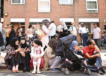 Exige May indagar incendio en Londres