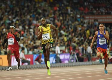 Bolt y Gatlin clasifican en 100, Farah gana 10,000