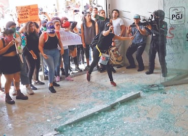 Mujeres protestan contra abusos de policías; “fue una provocación”: Sheinbaum