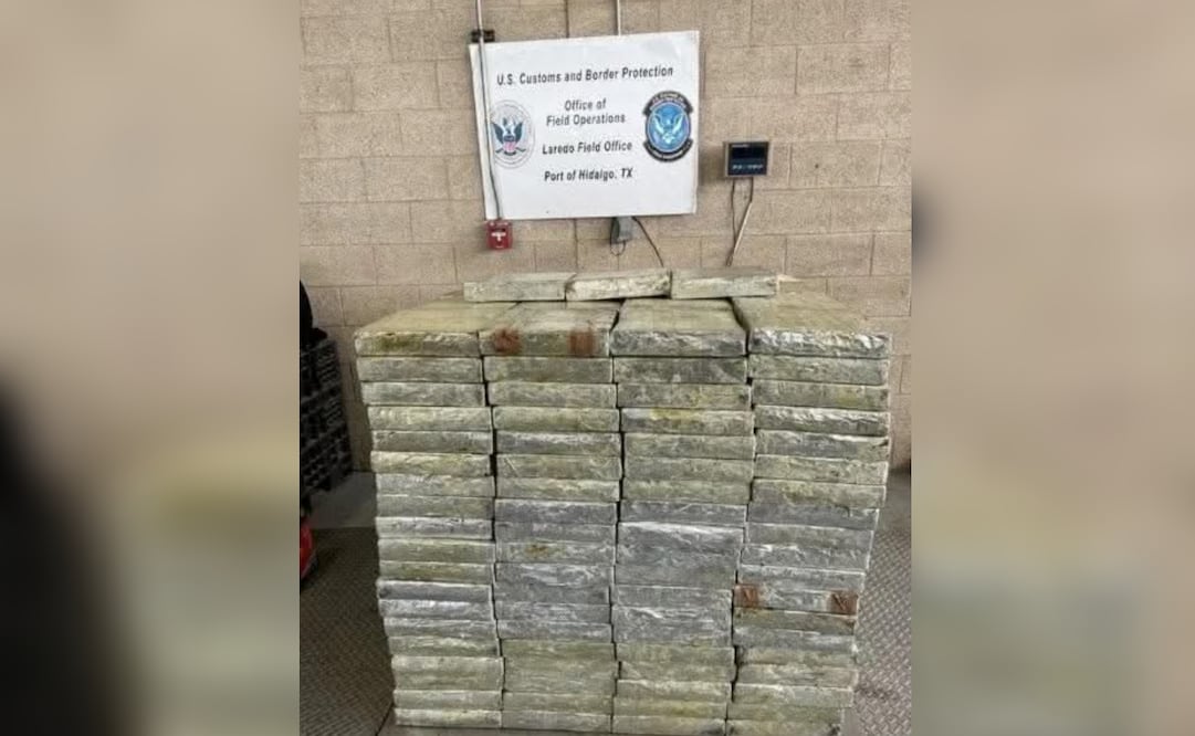 Decomisan 745 kilos de metanfetamina en puente Reynosa-Pharr; droga iba oculta entre lechugas.
Foto: Especial.