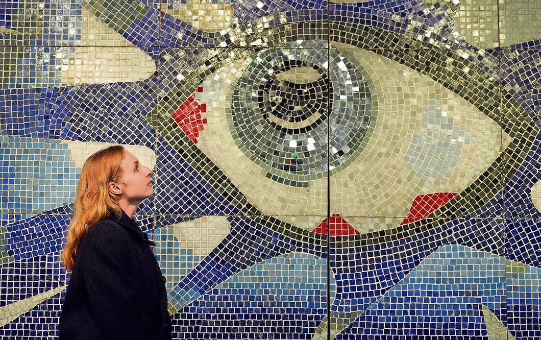 El mosaico "El ojo psicodélico" tiene más de 17 mil azulejos. Foto: EFE