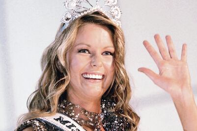 Trump la avergüenza pero la Miss Australia 2014 lo defiende 