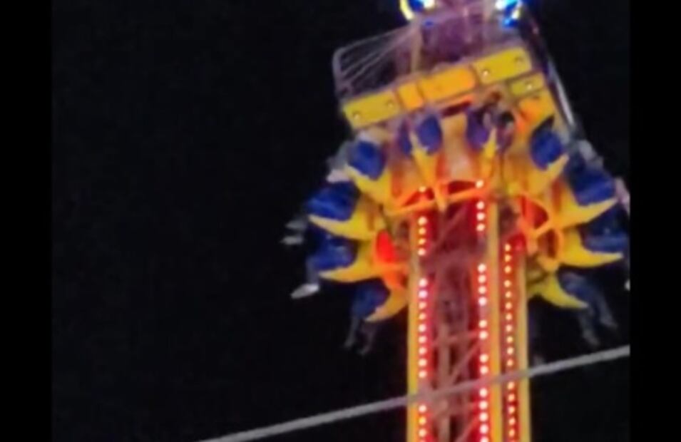 ¡Atrapados! Falla juego en feria de Tizayuca y deja a varias personas en las alturas VIDEO