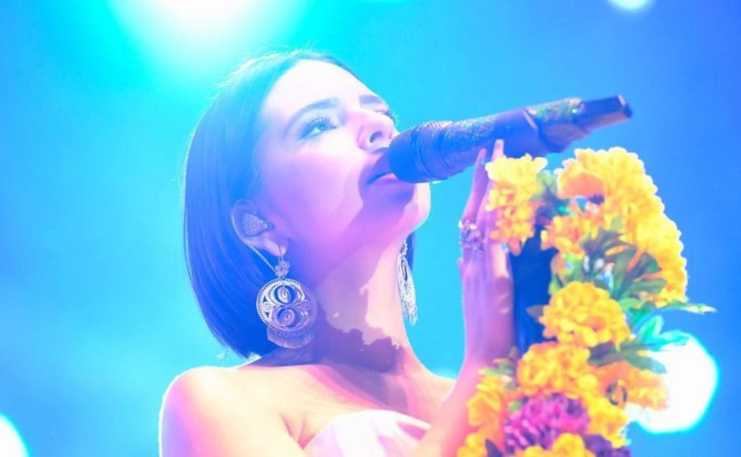 Ángela Aguilar en el escenario. Fuente: Instagram @angela_aguilar_