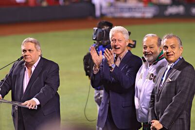 Bill Clinton y Carlos Slim inauguran Serie del Caribe