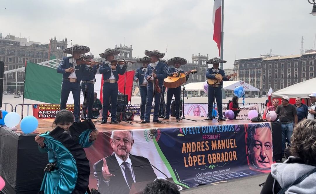 Arman ALOFEST en el Zócalo por el cumpleaños 70 de López Obrador. Foto: Yalina Ruiz / EL UNIVERSAL
