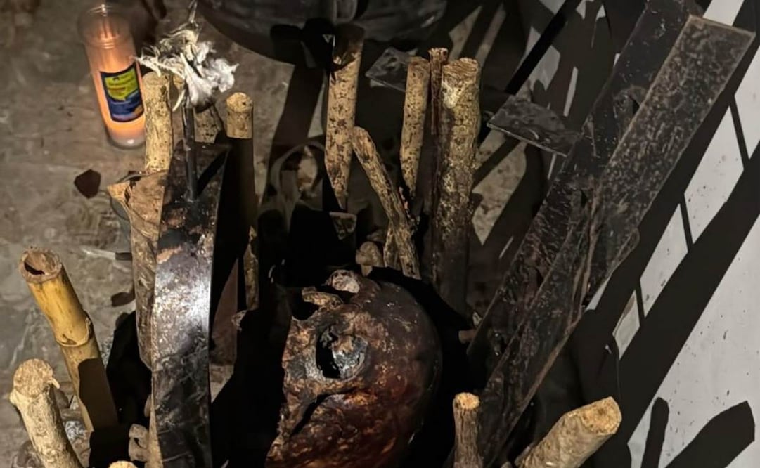 La Fiscalía Anticorrupción cateó la casa que habitaba el exdirector del Filateq en Cuernavaca y halló un altar, presuntamente de santería / Foto: Especial