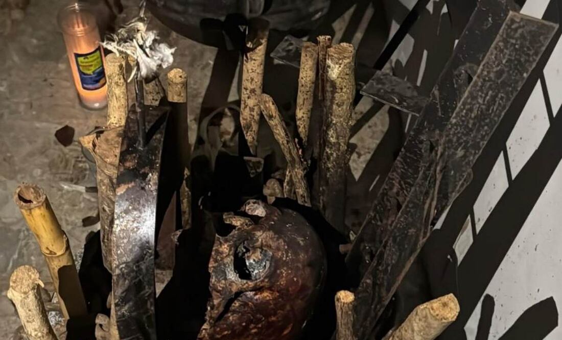 La Fiscalía Anticorrupción cateó la casa que habitaba el exdirector del Filateq en Cuernavaca y halló un altar, presuntamente de santería / Foto: Especial