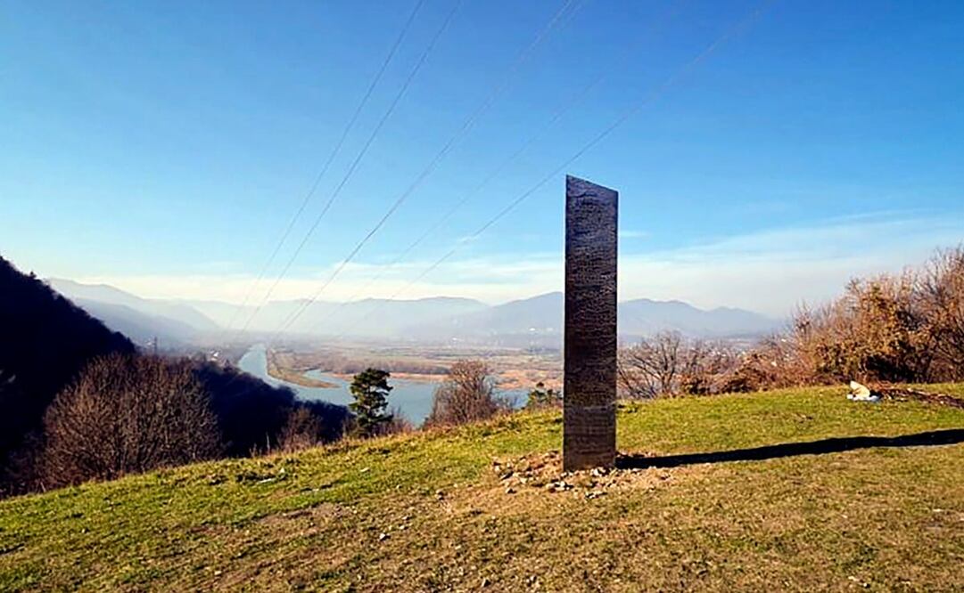 La estructura es de acero inoxidable y tiene una altura de casi dos metros y medio. Foto: AP