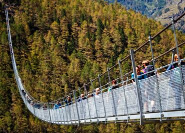 Inauguran el puente colgante más largo del mundo, en Suiza