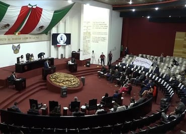 Analizan posible demolición del salón de plenos del Congreso de Hidalgo; señalan inseguridad por deterioro estructural
