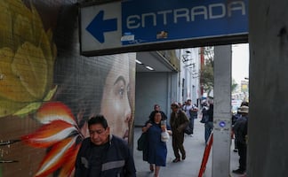 Usuarios sorprendidos por cierre de San Antonio Abad en Línea 2; denuncian falta de aviso y largas caminatas