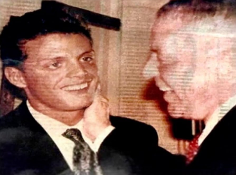 El "Sol de México" compartió una carta que el famoso intérprete le escribió.
Foto: Twitter.