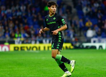 Diego Lainez en la lista de transferibles del Real Betis