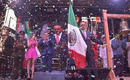 FOTOS Belinda y cónsul de México en Nueva York encabezan el primer Grito de Independencia en Times Square