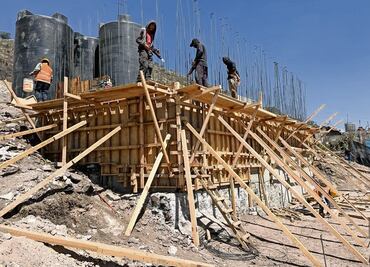Instalan 8 tanques verticales en Chimalhuacán