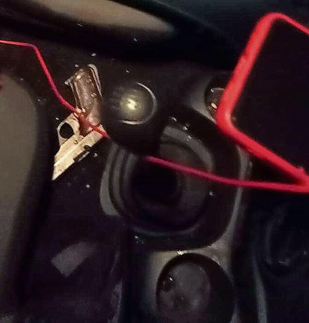 La SSP de Guerrero publicó una foto del arma que presuntamente llevaban los normalistas