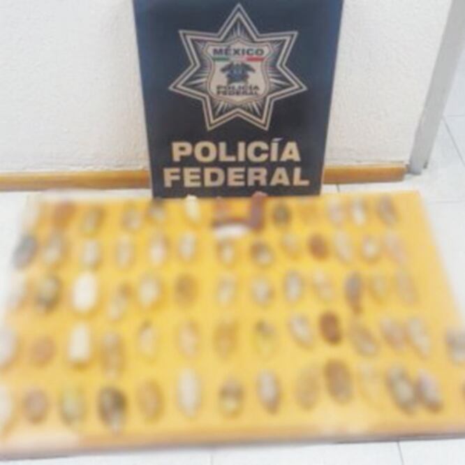 A mediados de septiembre autoridades encontraron 30 condones rellenos con cocaína en el drenaje del aeropuerto capitalino. ARCHIVO EL UNIVERSAL