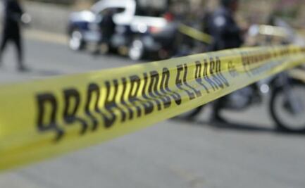 8 muertos y 6 heridos deja choque entre camión y tractocamión en carretera de Durango