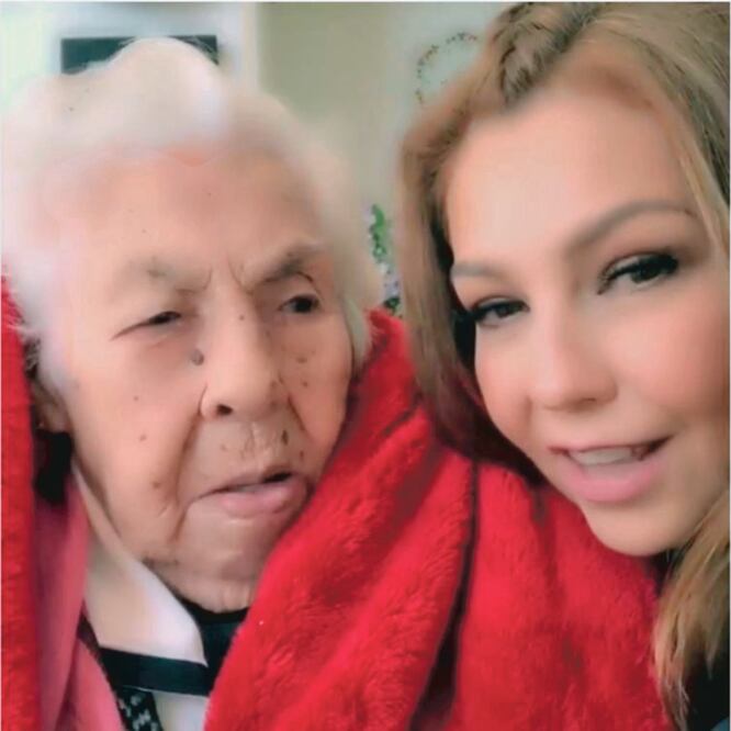 La actriz y cantante suele visitar a Eva Mange cada año. INSTAGRAM 