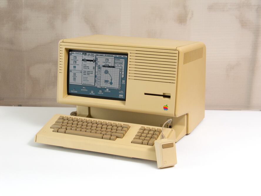 La computadora fue puesta a la venta en 1983