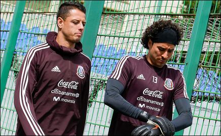 'Chicharito' se molesta por comparación con Memo Ochoa