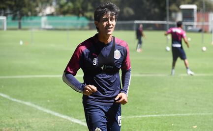 Luis Fernando Tena ensaya alineación sin Macías para el Clásico Tapatío