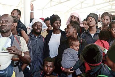 Merkel gana tiempo en disputa migratoria