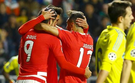 Jiménez rescata al Benfica de catástrofe