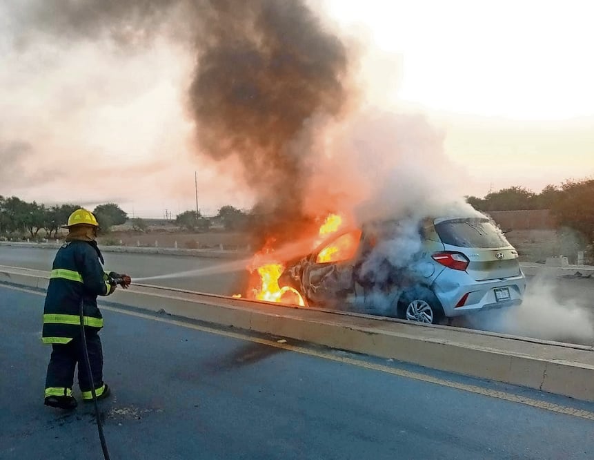 Incendio de vehículo en Zacatecas no fue accidente ni atentado político, señala Fiscalía. Foto: Especial