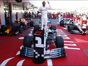 Mercedes domina y se lleva el uno-dos en el Gran Premio de España