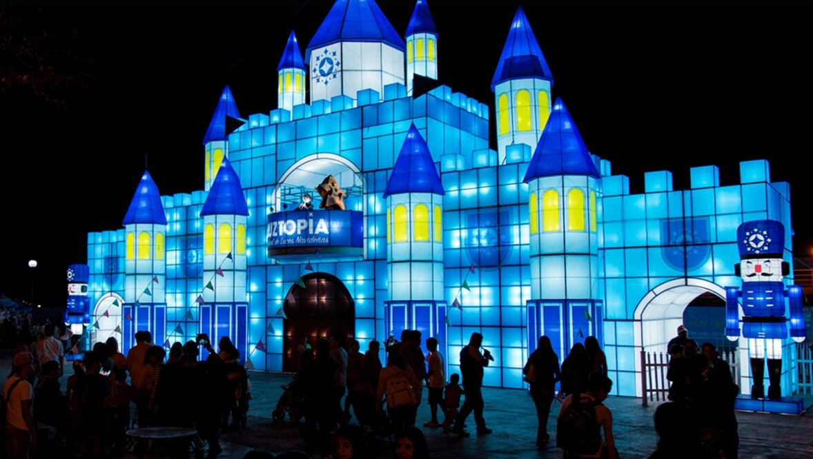 Vive la magia de la Navidad con decoraciones gigantes en Luztopía / Foto: Luztopía