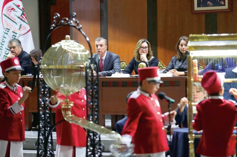 Lotería Nacional indicó que con el sorteo “Salvemos a la vaquita” se distribuyeron 2 millones 400 mil cachitos en todo el país “lo que ha permitido llevar el mensaje del Día de la Educación Ambiental”. (JUAN CARLOS REYES GARCIA)