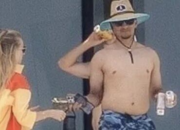 Patrick Mahomes toma vacaciones en Los Cabos junto a su familia