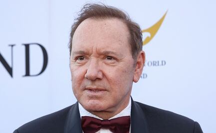 Kevin Spacey recibe premio a la excelencia en cine y televisión: "es muy agradable estar de vuelta"
