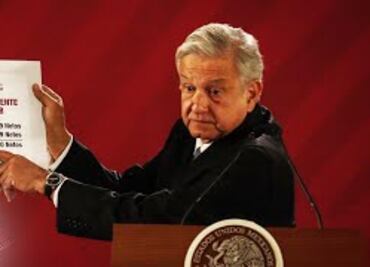 AMLO cobra su primera quincena y devuelve 22 mil 313 pesos