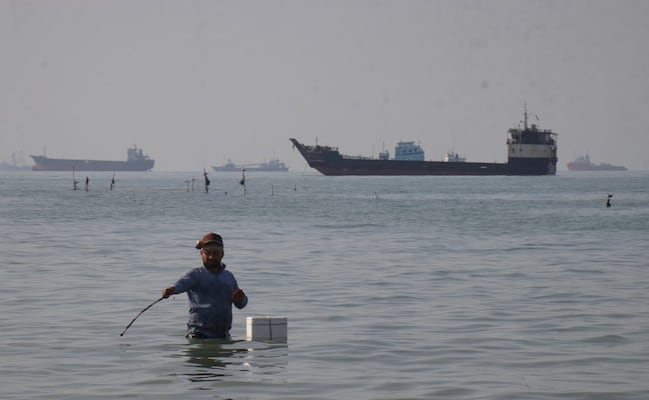EU afirma que destruyó 6 embarcaciones iraníes; apuntaban a barcos comerciales